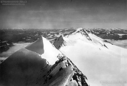 Corti, Alfredo, Le creste del Bellavista e il Pizzo Palù, 3906 m, dalla vetta maggiore del Monte Bellavista, 09/1913, Gelatina ai sali d'argento su carta, CC BY-SA