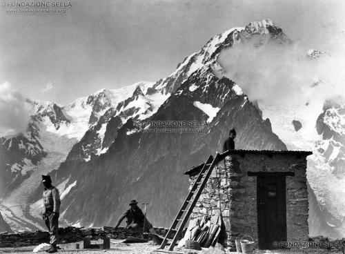 Gallo, Emilio, Monte Bianco dal Monte Fortin, 1890, Gelatina ai sali d'argento su carta, CC BY-SA