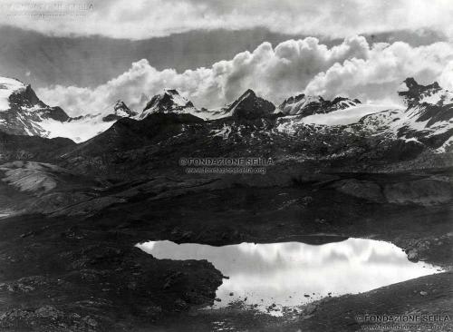 Gallo, Emilio, Gran Paradiso e Monciair dai laghi Trebecchi, 1921, Gelatina ai sali d'argento su carta, CC BY-SA