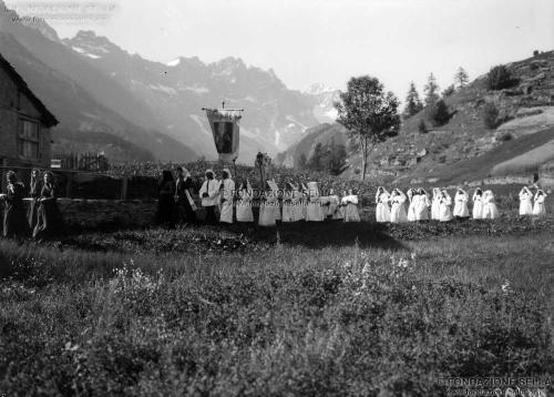 Piacenza, Mario, Carrel e Pellissier sulla vetta del Dent d’Hérens, 16 gennaio 1910, 1910 circa, Pellicola, CC BY-SA