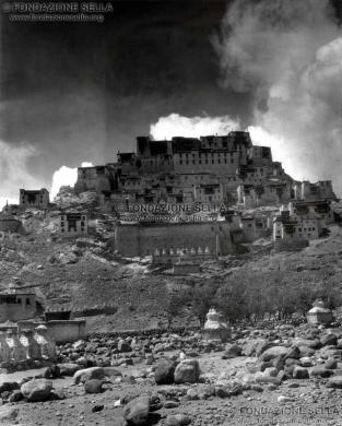 Piacenza, Mario, Il pittoresco lamasterio di Trigtzé in Ladakh, 1913, Pellicola, CC BY-SA