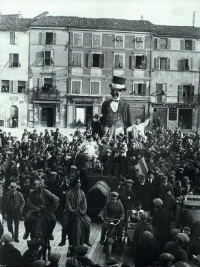 Anonimo, Carnevale di Fano, 1920 circa, gelatina a sviluppo, CC BY-SA
