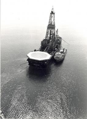 Nave per perforazioni Saipem Due, 1975, CC BY-SA