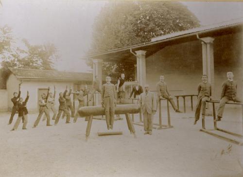 Palestra scoperta. Regio Istituto Tecnico "Caio Cornelio Tacito", Terni, 1899, CC BY-NC-SA