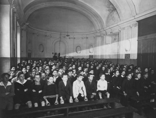 Sala per le proiezioni cinematografiche. Regia Scuola Complementare "Giovanni Migliara", Alessandria, 1930 circa, CC BY-NC-SA