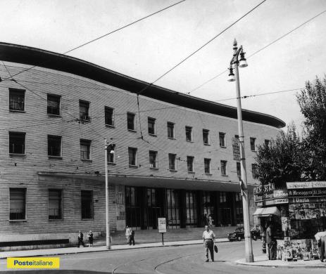 1961, Roma. Il palazzo delle Poste di piazza Bologna, progettato dall'architetto Mario Ridolfi e inaugurato nel 1935, accoglie l'Archivio Storico dell'azienda, CC BY-NC-ND