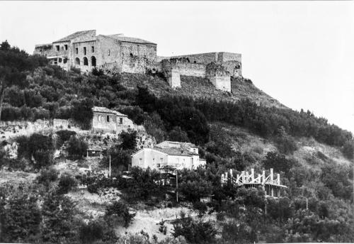 Francesco Saverio Mollo, Veduta del Castello di Cosenza, lato ovest, gelatina ai sali d'argento, CC BY-NC-ND