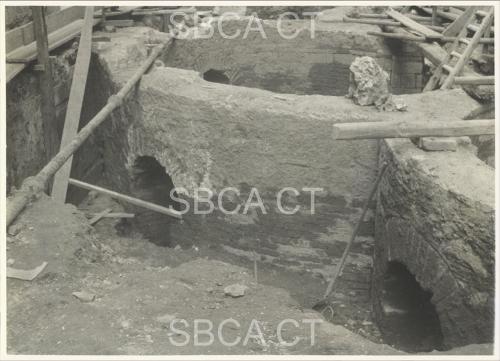 Catania, Ritrovamenti in via Santa Barbara, absidi, post 1939, CC BY-NC-ND