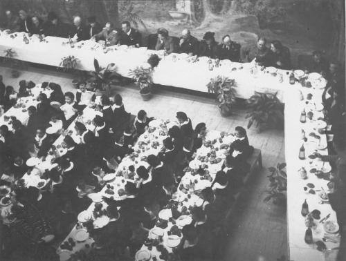 Eusebi, Alberto, Scolaresche al Teatro della Fortuna, 1930 circa, gelatina a sviluppo, CC BY-SA