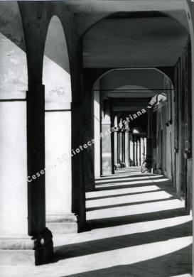 Paolo Monti, Cesena, un portico, 1972, CC BY-NC-ND