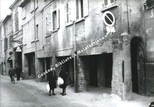 Paolo Monti, Cesena, un vecchio portico, 1972, CC BY-NC-ND