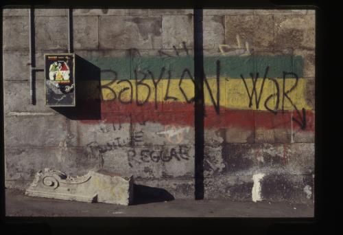 Lanzardo, Dario, serie “Tatuaggi Urbani”, graffito “Babylon War”, Torino, diapositiva 35mm, CC BY-SA