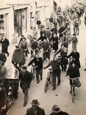 Manifestazione in centro a Mantova, CC BY-SA