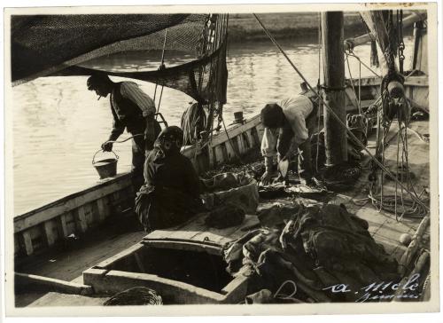 Amedeo Mele, Ritorno dalla pesca, gelatina ai sali d'argento/ carta, CC BY-NC-ND