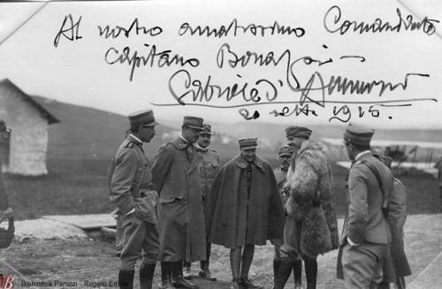 Italia : Aeronautica Militare, Ricordo del 20 settembre 1915. Al nostro amatissimo comandante Capitano Bonazzi, Gabriele D'Annunzio, 20 settembre 1915, post 1915, fotografia bianco e nero : gelatina bromuro d'argento su carta baritata ; 115x170 mm, CC BY-NC-ND