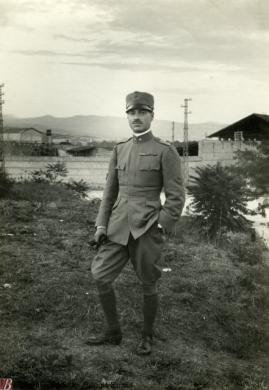 Italia : Aeronautica Militare, Ritratto del capitano Bonazzi 1914-1916]. - 1, post 1914, fotografia bianco e nero : gelatina bromuro d'argento su carta baritata ; 165x110 mm, CC BY-NC-ND