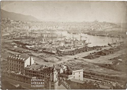 non identificato, Genova, il porto, albumina, CC BY-SA