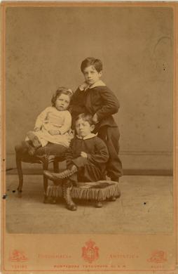 Luigi Montabone, Ritratto fotografico di tre bambini Montabone, CC BY-NC-ND