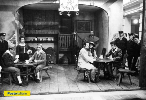 12-15 dicembre 1962, Roma. Ricostruzione storica di un’antica locanda e stazione di posta con figuranti in costume, in occasione delle celebrazioni del primo centenario delle Poste Italiane, CC BY-NC-ND