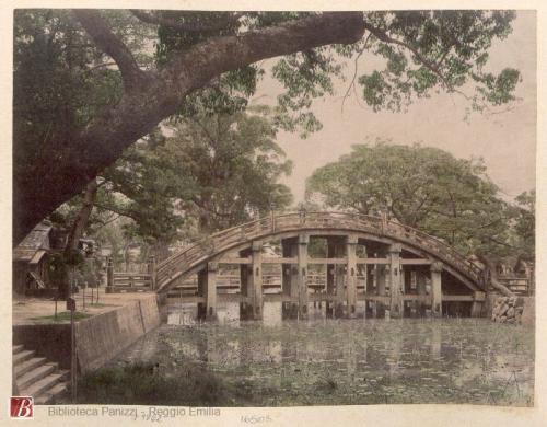 Seibei , Kajima, [Osaka : ponte Soribashi], post 1880, fotografia bianco e nero : albumina ritoccata a colori all'anilina ; 240x190 mm, CC BY-NC-ND