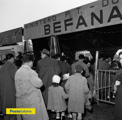 1959-1960, Roma. Festeggiamenti per la Befana organizzati dal Dopolavoro delle Poste al Circo Orfei, CC BY-NC-ND