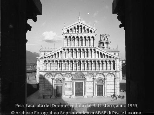 anonimo, Pisa, Facciata del Duomo presa dal Battistero, Kalart 313, 19/09/1955, CC BY-NC-SA