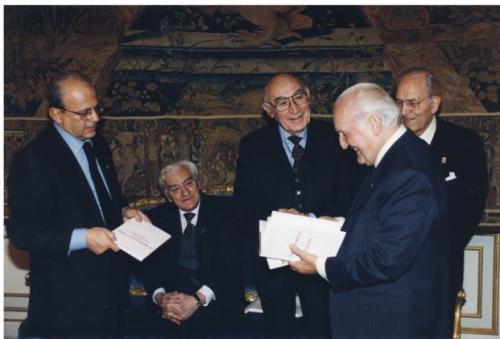 Presidenza della Repubblica, Incontro del Presidente Oscar Luigi Scalfaro con il gen. Francesco Cavalera,  presidente dell'ANRP e altri esponenti del sodalizio, 09/02/1999, positivo, CC BY-SA