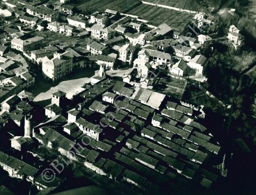 Veduta aerea di Candelo, Ricetto, CC BY-NC-ND