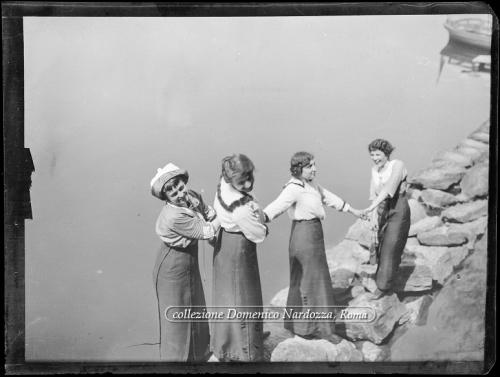 Edoardo Carignani di Valloria, Familiari di Edoardo Carignani di Valloria Torino, 1914 circa, Pellicola negativa 9x12, CC BY-SA