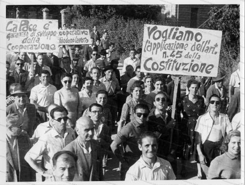 Manifestazione a Imola per la Giornata Internazionale della Cooperazione (3 lug. 1949), CC BY-SA