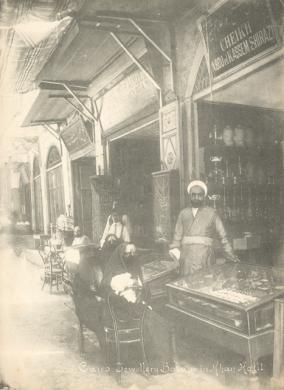 Venanzio Guerci, foto di viaggio - bazar del Cairo, ante 1935, CC BY-SA