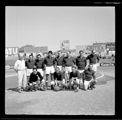 Studio Fotografico Sartorio, Partita benefica allo Stadio G.Moccagatta- presenti Ugo Tognazzi e Raimondo Vianello, 1950 circa, CC BY-SA
