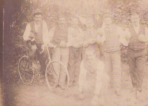 Giocatori di Bocce, fine XIX inizi XX secolo, CC BY-SA