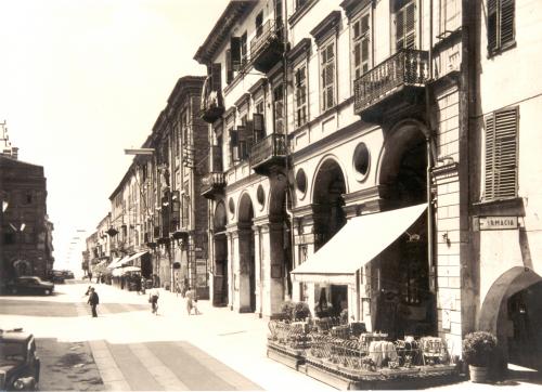 s.a., Veduta di Via Roma, già Via Maestra, CC BY-SA