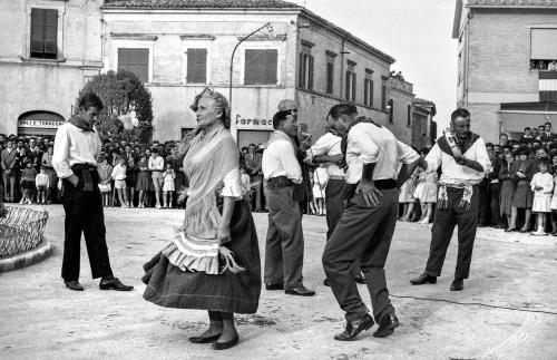 Bruno Grandinetti, Il "Grappolo d'Oro", 1063, Gelatina ai sali d'argento/pellicola, CC BY-NC-SA