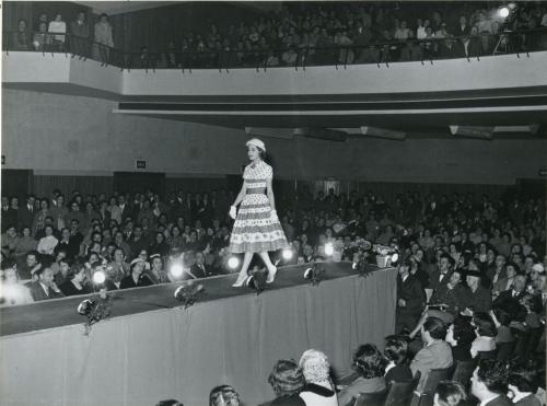 Valtorta, Franco, Sfilata di moda, 1960 circa, gelatina bromuro d'argento/carta, CC BY-NC-ND