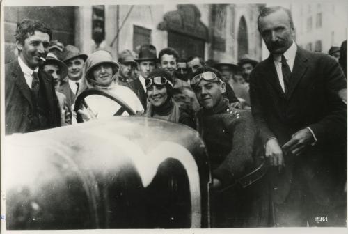 Maria Antonietta Avanzo su Alfa Romeo. ES 20/30 al Gran Premio Gentlemen di Brescia, 09/1921, CC BY-NC-SA
