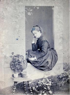 Henri Le Lieure, Margherita di Savoia, Regina d’Italia, Torino. C.S.P., FONDO “CASTELLO DI VALPERGA C.SE”, FASC. 22, ante 1865, albumina, CC BY-SA