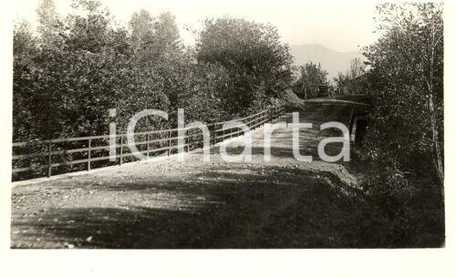 Alberto De Righetti, Strada  tra Dagnente e Ghevio, 1935 circa, gelatina ai sali d'argento su carta, CC BY-SA