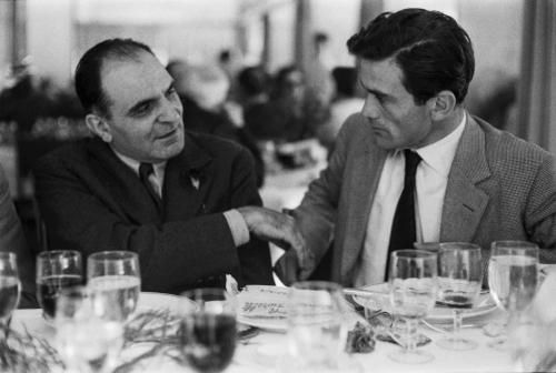 Carlo Bavagnoli, Ritratti di poeti e scrittori - Attilio Bertolucci e Pier Paolo Pasolini, 1958, gelatina bromuro d'argento/pellicola in rullo negativa (acetato), CC BY-NC-ND