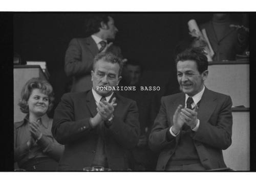 Polimeni, Bruna, Pietro Ingrao ed Enrico Berlinguer al XIII Congresso (Milano, marzo 1972) , 1972, CC BY-SA