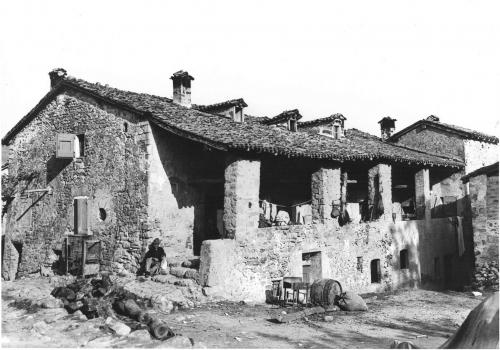 Fantini, Luigi, Barbarolo (Loiano), Casa "Poggiolo": esterno, 1942, gelatina bromuro d'argento su vetro, CC BY-SA Fantini, Luigi, Barbarolo (Loiano), Casa "Poggiolo": esterno, 1942, gelatina bromuro d'argento su vetro, CC BY-SA