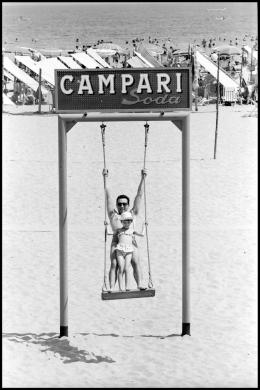 Ciganovic, Josip, L'altalena, 1962, gelatina a sviluppo, CC BY-SA