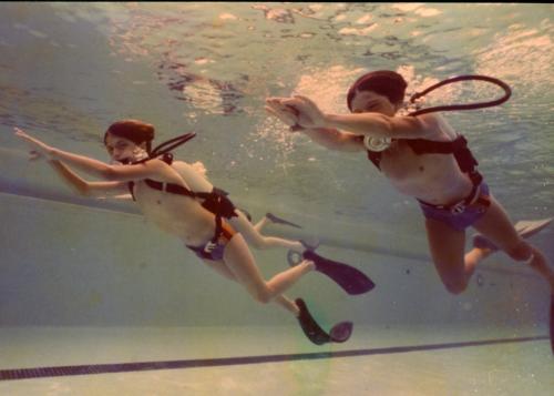 Corsi di sub per i figli dei dipendenti - Banco di Roma, 1973, CC BY-SA