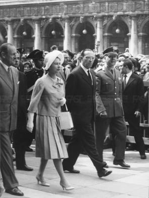 Bortoluzzi, Luigi, Venezia, La Regina d'Inghilterra e il Duca d'Edimburgo in visita, 1961 - Fondo Borlui -, Stampa al bromuro d'argento/ carta, CC BY-SA