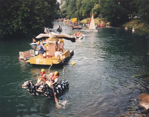 Eulisse, Gian Luca (1966), Treviso, 9° discesa folcloristica sul Sile, 2000 - Fondo La Marca del 2000 -, gelatina ai sali d'argento/ carta, CC BY-SA