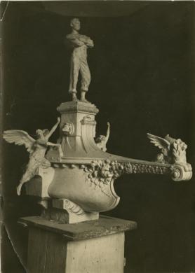 Anonimo, Bozzetto di particolare del Faro della Vittoria, 01/1920, gelatina ai sali d'argento su carta, CC BY-NC-SA