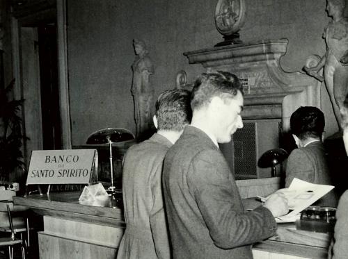 Sportello del Banco a Palazzo Barberini in occasione del congresso internazionale del credito 18-24 ottobe 1951, 1951, CC BY-SA