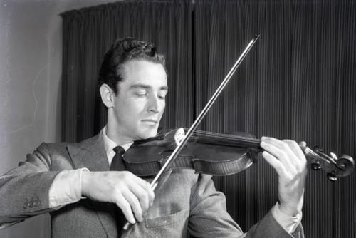 Rota, Adriano : de, Vittorio Gassmann nell'Amleto, 04/1953, gelatina ai sali d'argento su pellicola, CC BY-NC-SA