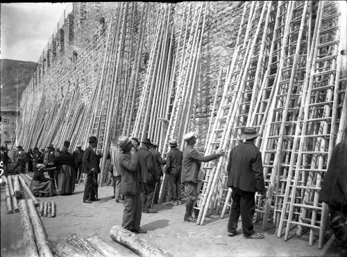 Perdomi, Sergio, Scale alla fiera di Sana Croce, Trento, 1933, gelatina ai sali d'argento/ vetro (negativo), CC BY-NC-ND